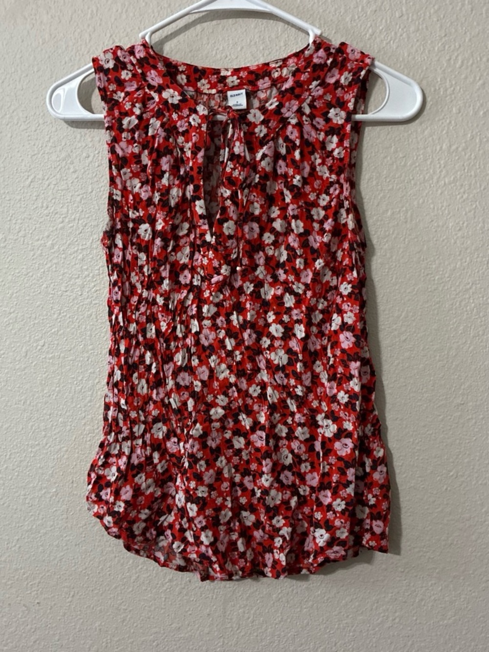 Old Navy Women’s Red Floral Sleeveless Blouse - Lightweight Tie-Neck Top
